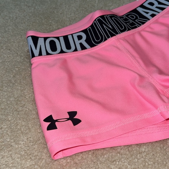 Under Armour Little Girls Neon Pink Shorts Size YSM - Picture 4 of 9